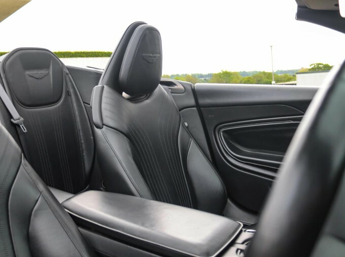 Aston Martin DB11 V8 Black #28