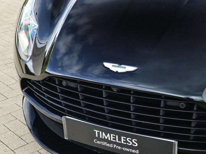 Aston Martin DB11 V8 Black #9