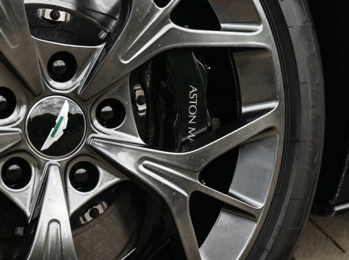 Aston Martin DB11 V8 Black #13