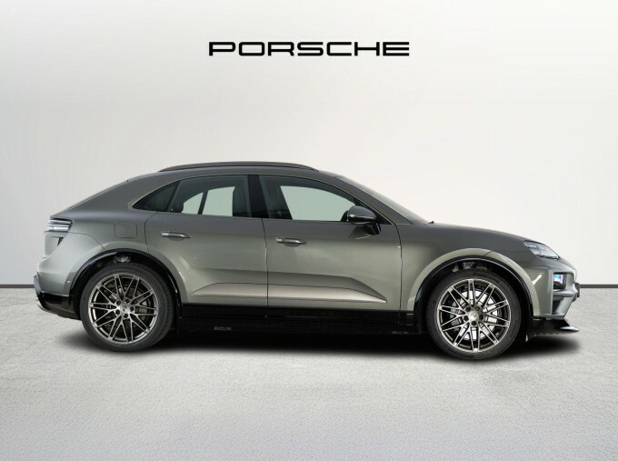 Porsche Macan T 2026 Blue #15