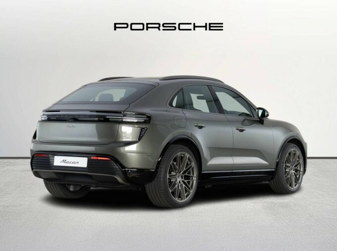 Porsche Macan 100Kwh Turbo 4Wd 5-Door Green #3