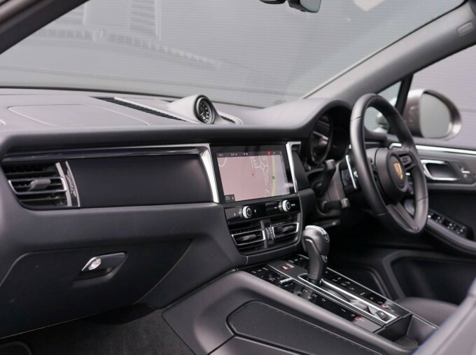 Porsche Macan T Pdk Euro 6 CK23DHG Blue #5
