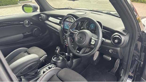 Mini Hatch Cooper Sport Steptronic Euro 6 WR23YRC Black #6