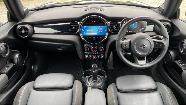 Mini Hatch Cooper S Sport Steptronic Euro 6 WN73KKA Black #4
