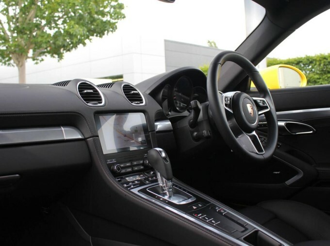 Porsche 718 Cayman 2.0T Pdk Euro 6-Door Yellow #3