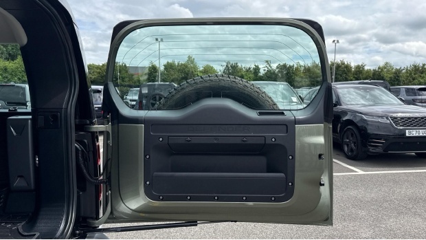 Land Rover Defender 110 Se Brown #24
