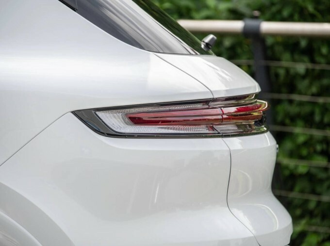 Porsche Cayenne 3.0 V6 E-hybrid 25.9Kwh Black Edition Coupe Pe YK26AWZ Black #17