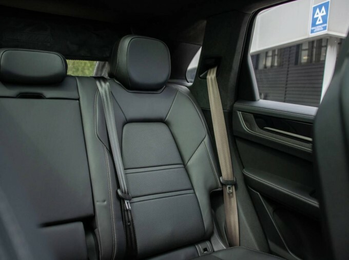Porsche Cayenne 3.0 V6 E-hybrid 25.9Kwh Black Edition Coupe Pe YK26AWZ Black #61