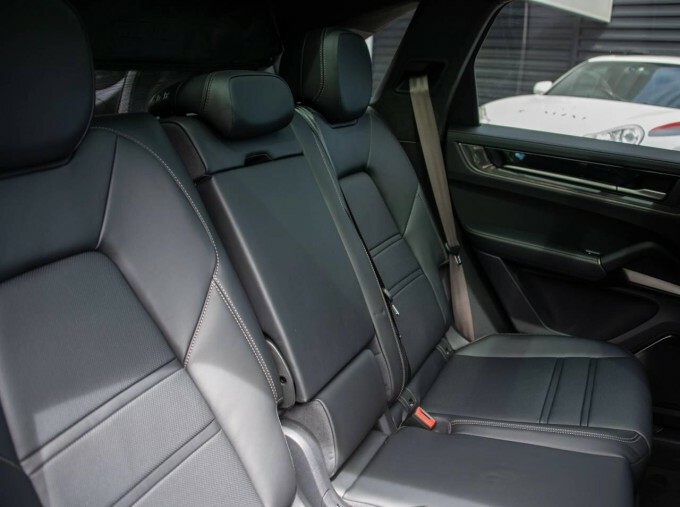 Porsche Cayenne 3.0 V6 E-hybrid 25.9Kwh Black Edition Coupe Pe YK26AWZ Black #36