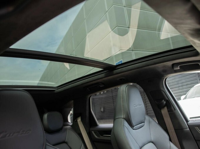 Porsche Cayenne 3.0 V6 E-hybrid 25.9Kwh Black Edition Coupe Pe YK26AWZ Black #38