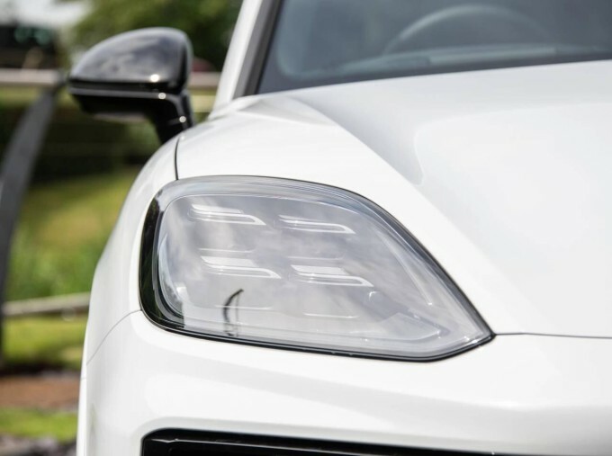 Porsche Cayenne 3.0 V6 E-hybrid 25.9Kwh Black Edition Coupe Pe YK26AWZ Black #12
