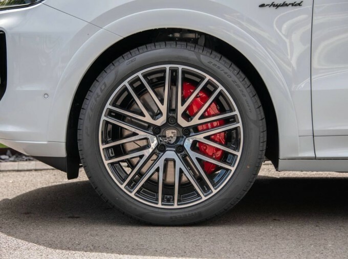 Porsche Cayenne 3.0 V6 E-hybrid 25.9Kwh Black Edition Coupe Pe YK26AWZ Black #14