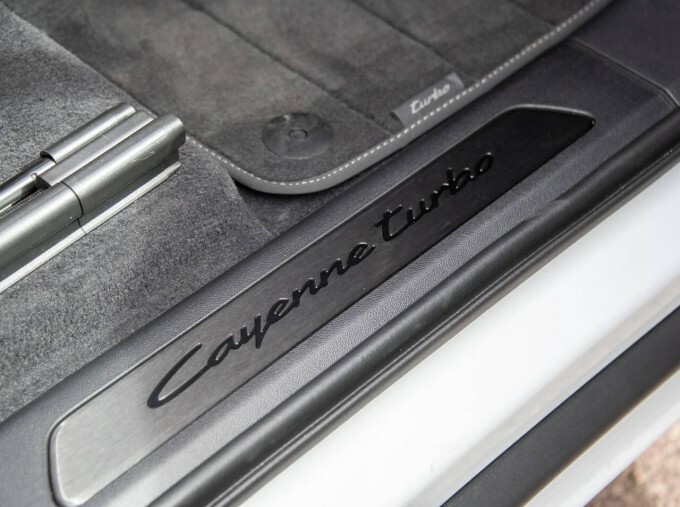Porsche Cayenne 3.0 V6 E-hybrid 25.9Kwh Black Edition Coupe Pe YK26AWZ Black #28