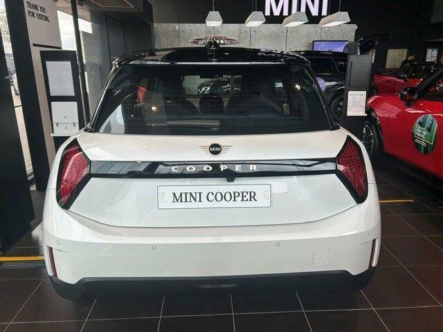 Mini Electric E 40.7Kwh Exclusive 3-Door White #3