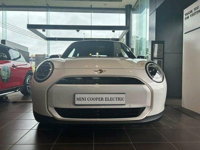 Mini Electric E 40.7Kwh Exclusive 3-Door White #2