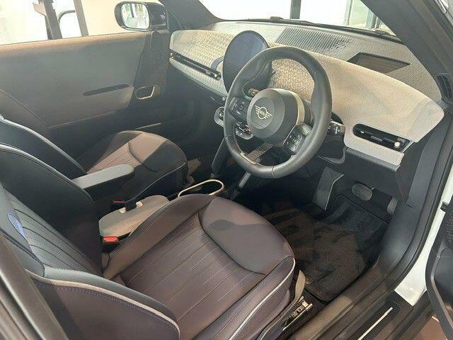 Mini Electric E 40.7Kwh Exclusive 3-Door White #6