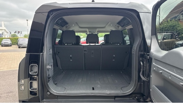 Land Rover Defender 110 2.0 P400e X-dynamic S 110 Black #10