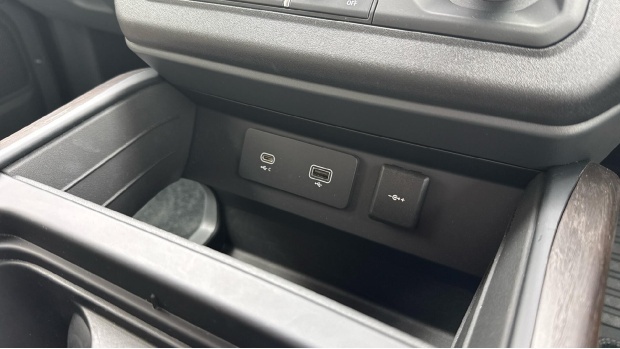 Land Rover Defender 110 2.0 P400e X-dynamic S 110 Black #28