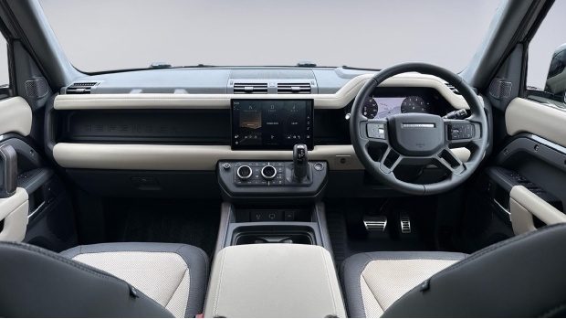 Land Rover Defender 110 2.0 P400e X-dynamic S 110 Black #9