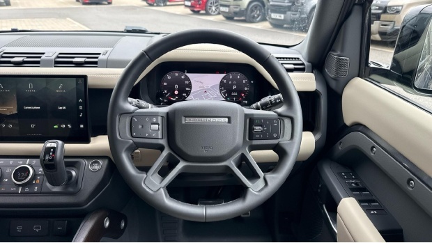 Land Rover Defender 110 2.0 P400e X-dynamic S 110 Black #15