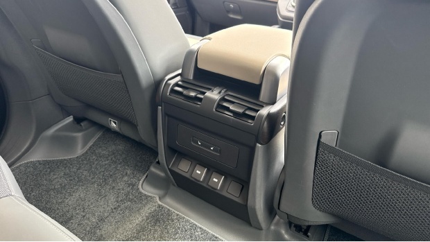 Land Rover Defender 110 2.0 P400e X-dynamic S 110 Black #18