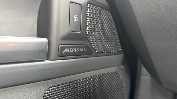 Land Rover Defender 110 2.0 P400e X-dynamic S 110 Black #31