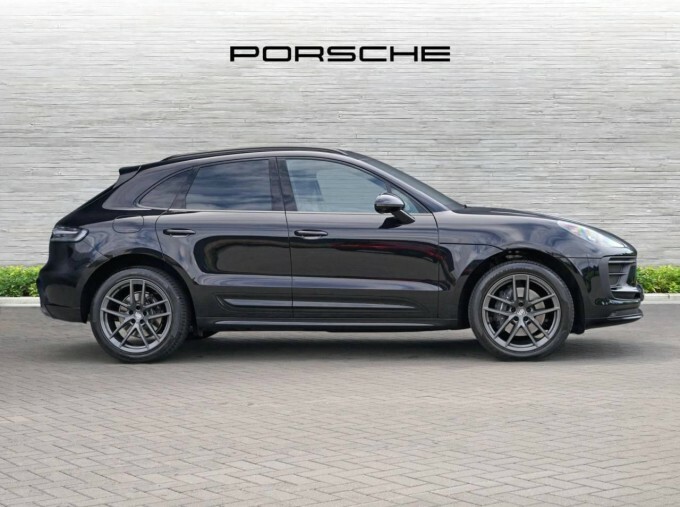 Porsche Macan 2.0T T Pdk 4Wd Euro 6 5-Door Black #3