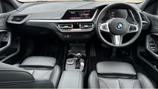 BMW 1 Series 118I M Sport Dct Euro 6 5-Door Red #4