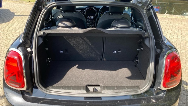Mini Electric Hatch 135Kw Cooper S Level 2 33Kwh 17In A Black #13
