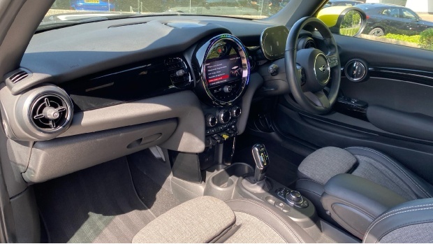 Mini Electric Hatch 135Kw Cooper S Level 2 33Kwh 17In A Black #7