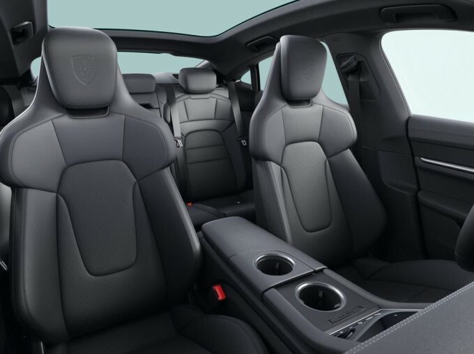 Porsche Taycan Performance 4S Silver #7