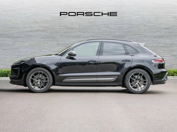 Porsche Macan Macan Suv Black #2
