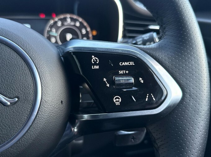 Jaguar F-Pace 2.0 D200 Mhev R-dynamic Se Black Awd Euro 6  #24