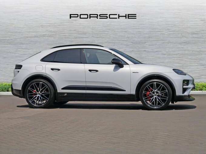 Porsche Macan 100Kwh Turbo 4Wd 5-Door Grey #3
