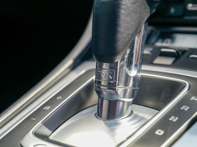 Porsche 911 911 Carrera S Black #32