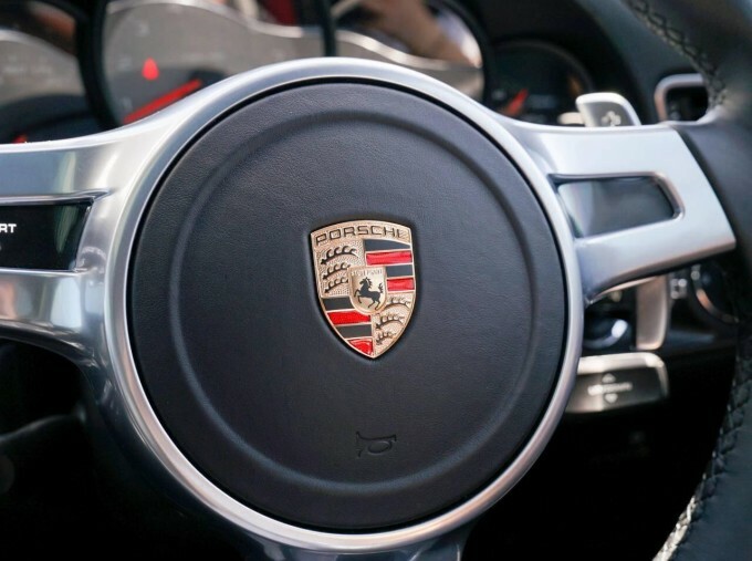 Porsche 911 911 Carrera S Black #22