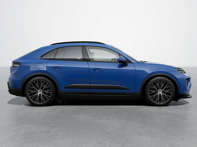Porsche Macan 100Kwh 5-Door Blue #6