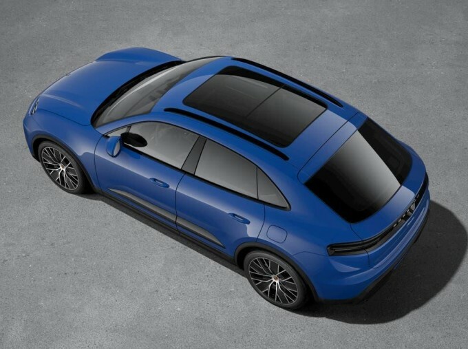 Porsche Macan 100Kwh 5-Door Blue #4