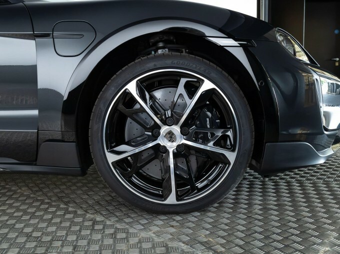 Porsche Taycan Performance Plus 105Kwh Turbo S Sport Turismo Grey #4