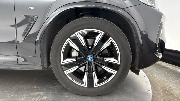 BMW iX3 80Kwh M Sport 5-Door Grey #4