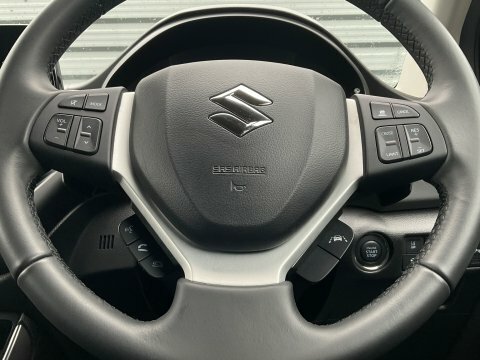 Suzuki SX4 S Cross Ultra Red #19