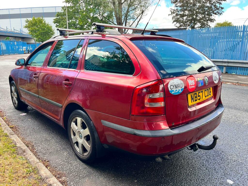 Skoda Octavia 2.0 Tdi Elegance Euro 4 Red #4