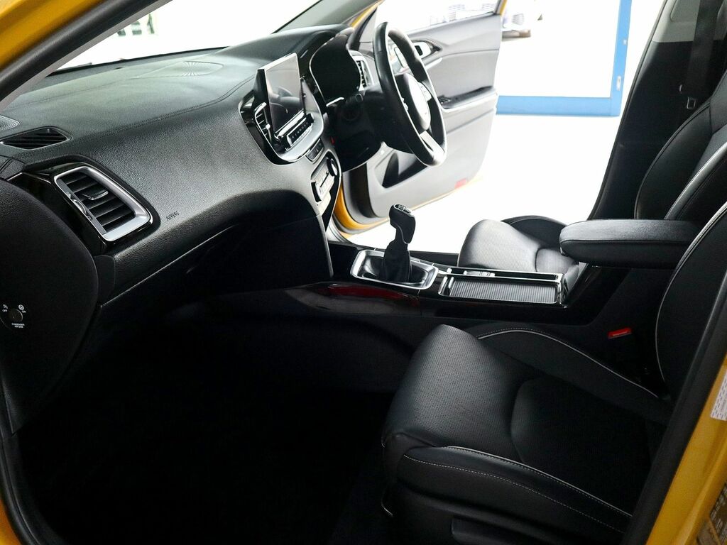 Kia Xceed 1.5 4 T-gdi RV22PPK Yellow #4