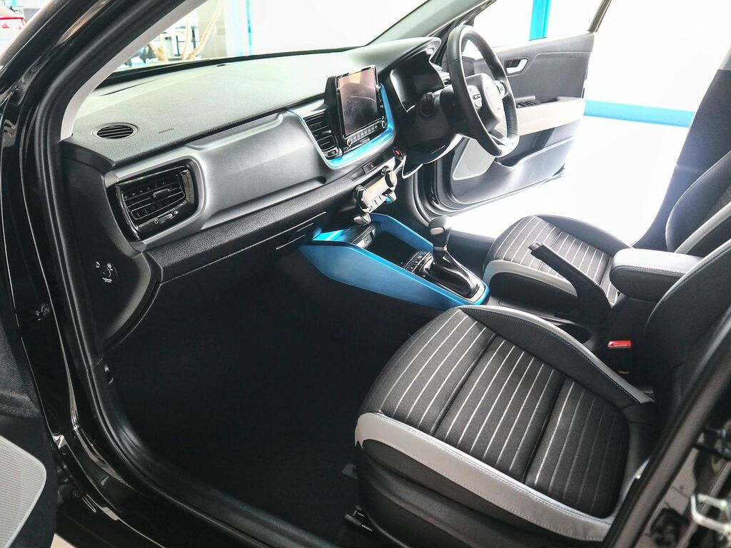 Kia Stonic 1.0 Shadow T-gdi Mhev Black #4