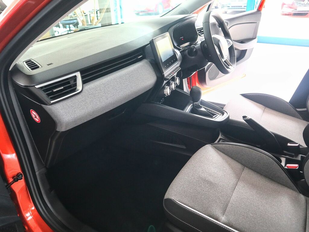 Renault Clio Evolution E-tech WJ25DVW Orange #4