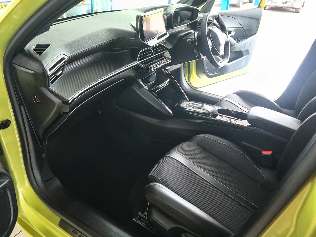 Peugeot 208 1.2 Gt Puretech Mhev E-dsc Yellow #4