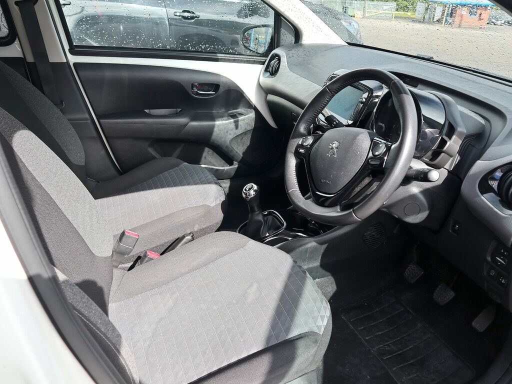 Peugeot 108 Allure White #3