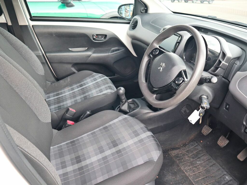 Peugeot 108 Active White #3