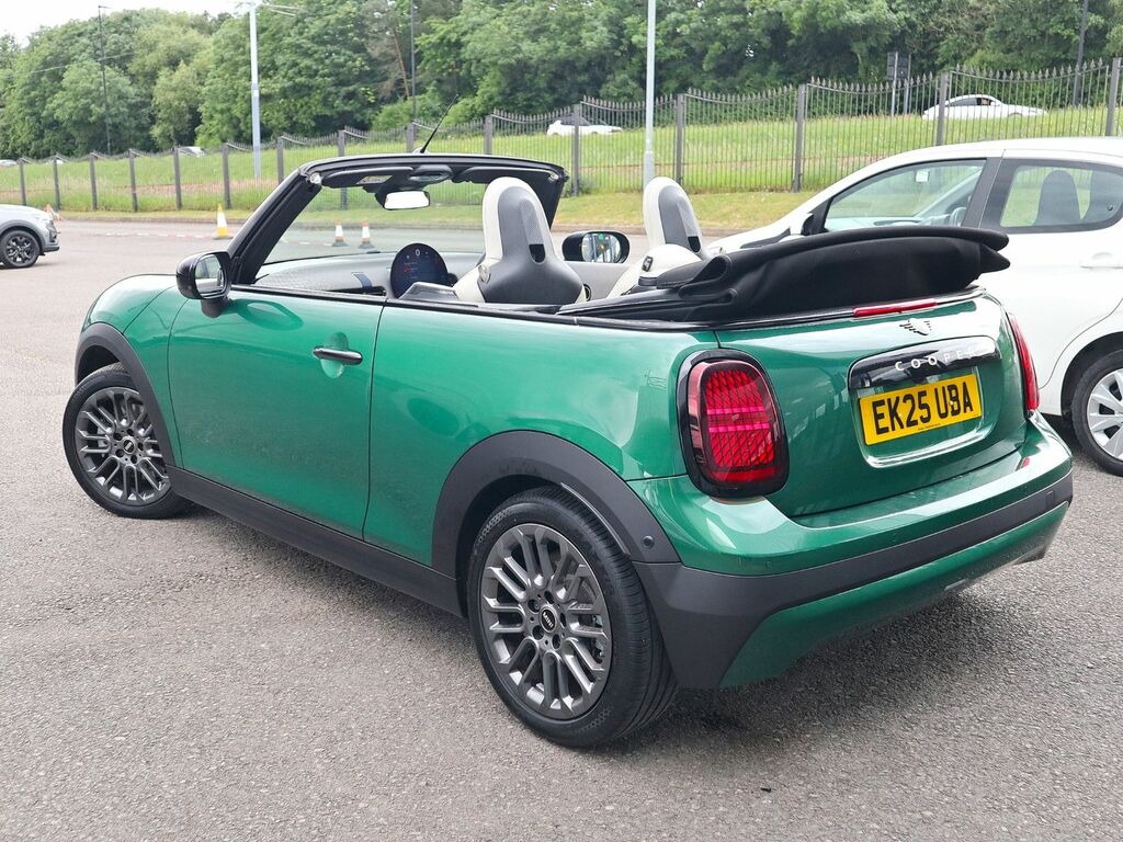 Mini Convertible Cooper C Exclusive Steptronic Green #2