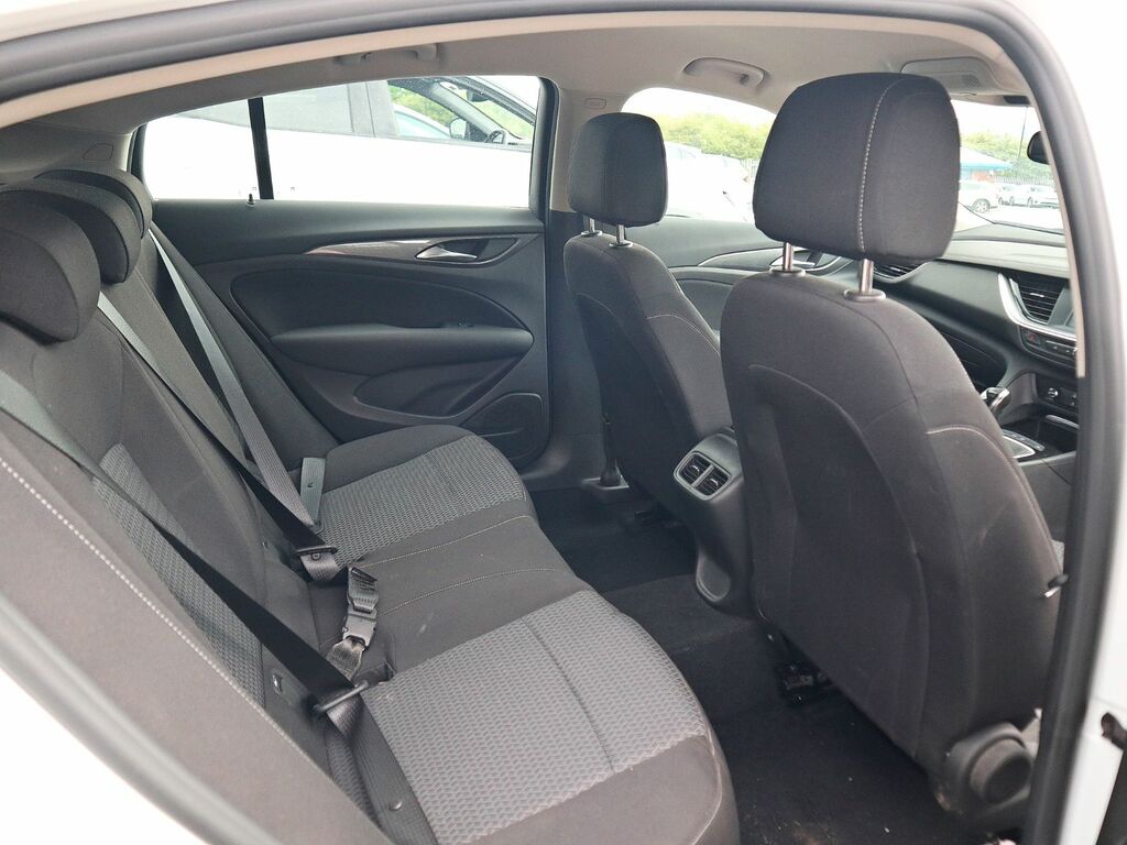 Vauxhall Insignia Grand Sport Se Nav Turbo D White #4